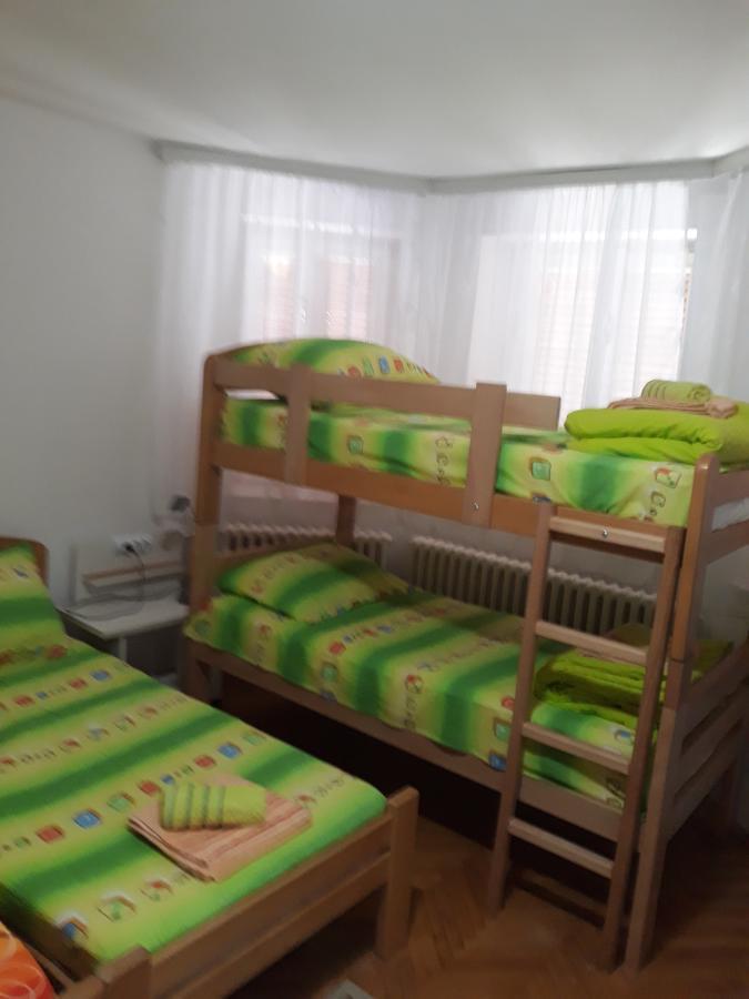 Hostel Corner 021 Нови Сад Екстериор снимка