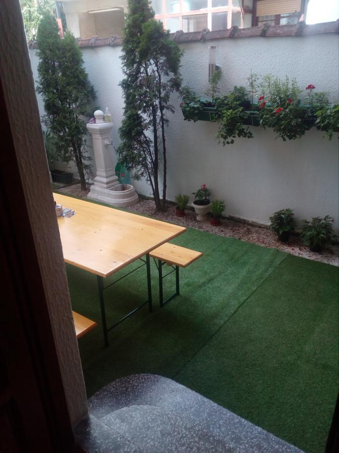 Hostel Corner 021 Нови Сад Екстериор снимка
