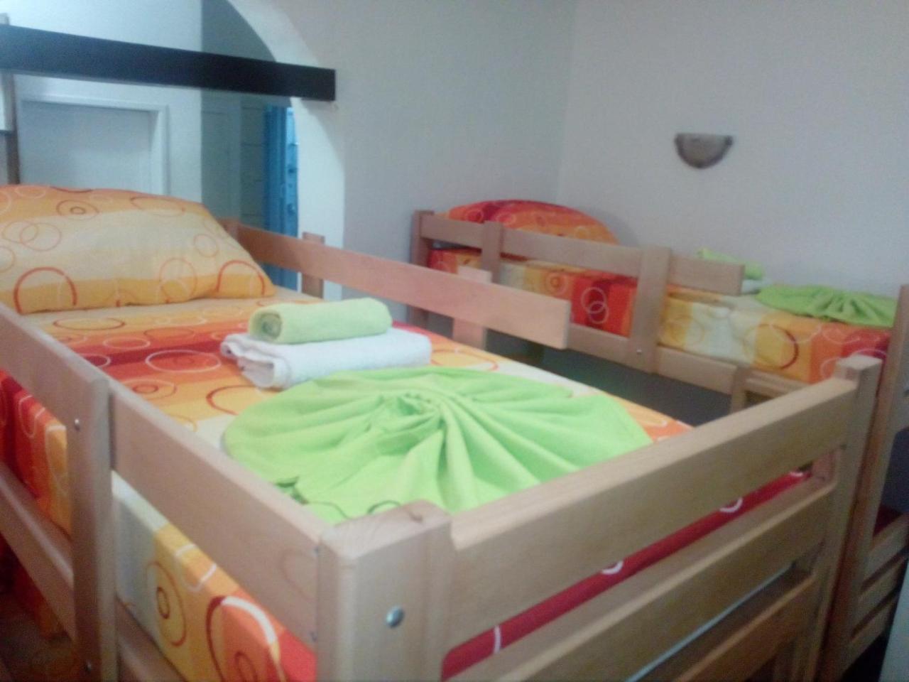 Hostel Corner 021 Нови Сад Екстериор снимка