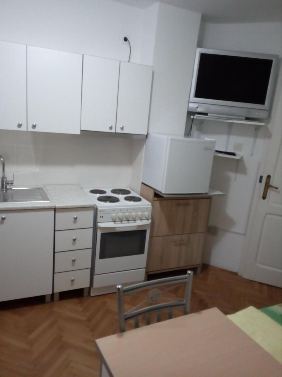 Hostel Corner 021 Нови Сад Екстериор снимка