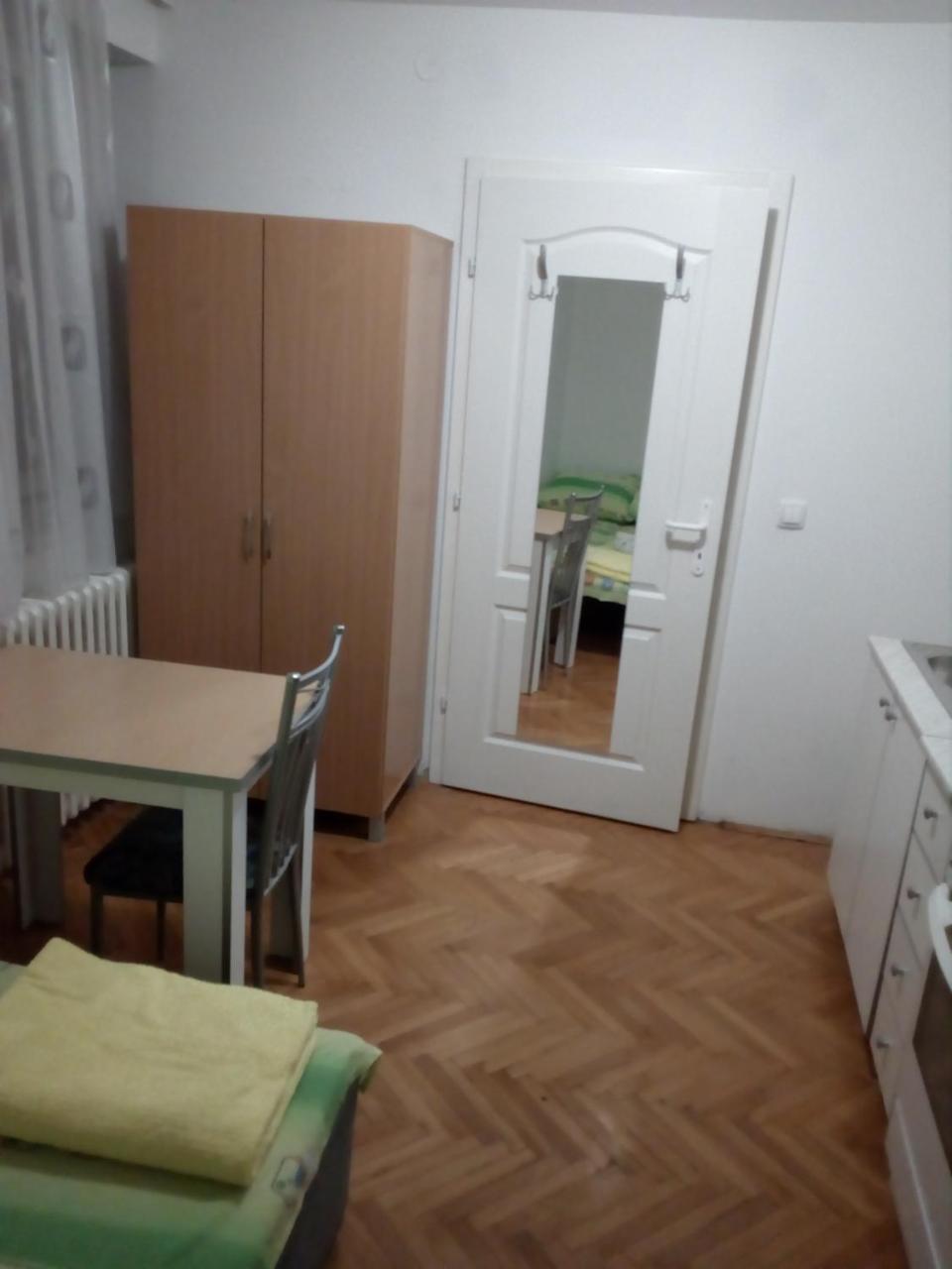 Hostel Corner 021 Нови Сад Екстериор снимка
