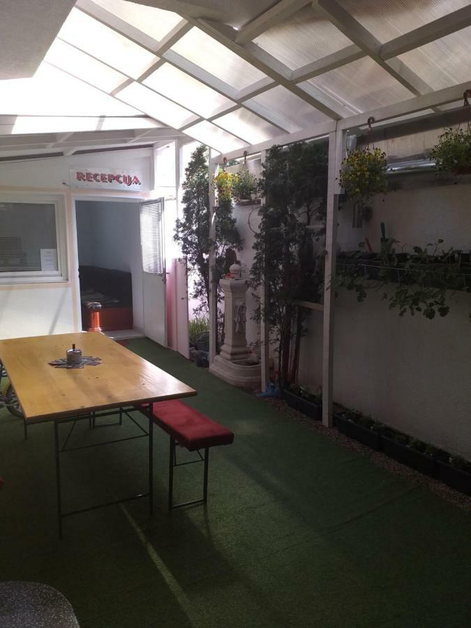 Hostel Corner 021 Нови Сад Екстериор снимка