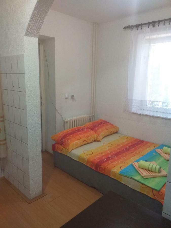 Hostel Corner 021 Нови Сад Екстериор снимка